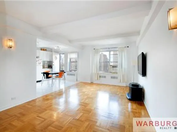 500 Grand Street image 1 of 5