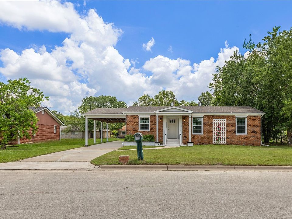 1st image of 2105 Cabot Cir