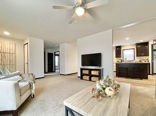 904 N Woodland Dr, Mandan, ND 58554