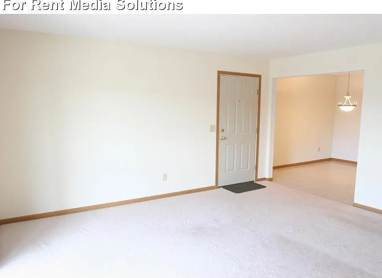 2937 Alexandria Blvd SE — Photo 3
