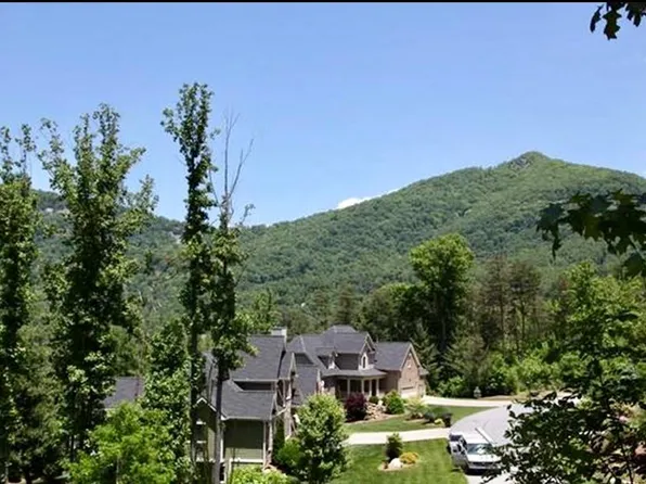 94 Village Pointe Ln, Asheville, NC 28803