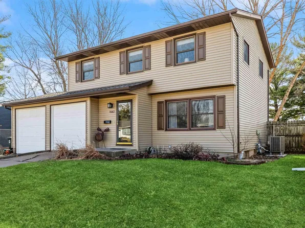 1443 E 33rd St, Davenport, IA 52807