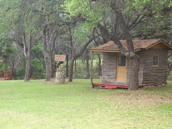 5th image of 381 White Oak Dr
