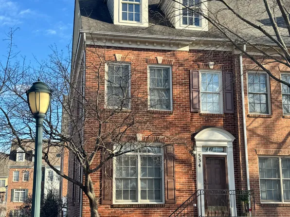 534 Fallsgrove Dr, Rockville, MD 20850