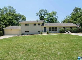 916 Granbury Rd, Vestavia Hills, AL 35216