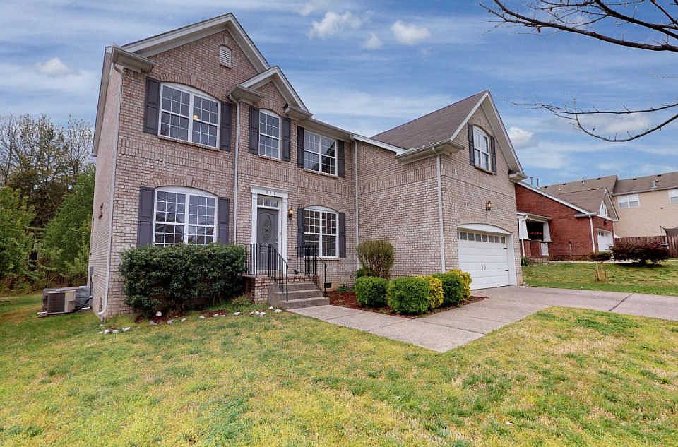 1st image of 841 Cranberry Ln