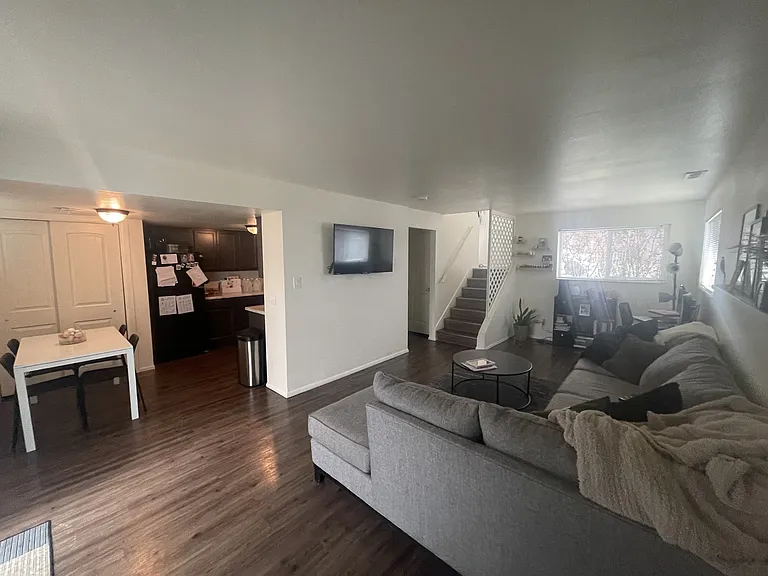665 E Malibu Dr #1 — Photo 2