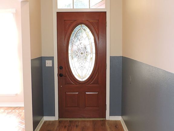 2nd image of 560 Desert Oak Dr