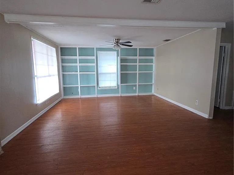 8442 Lago Vista Dr — Photo 16