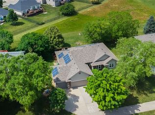 2645 Lexington Dr, Norwalk, IA 50211