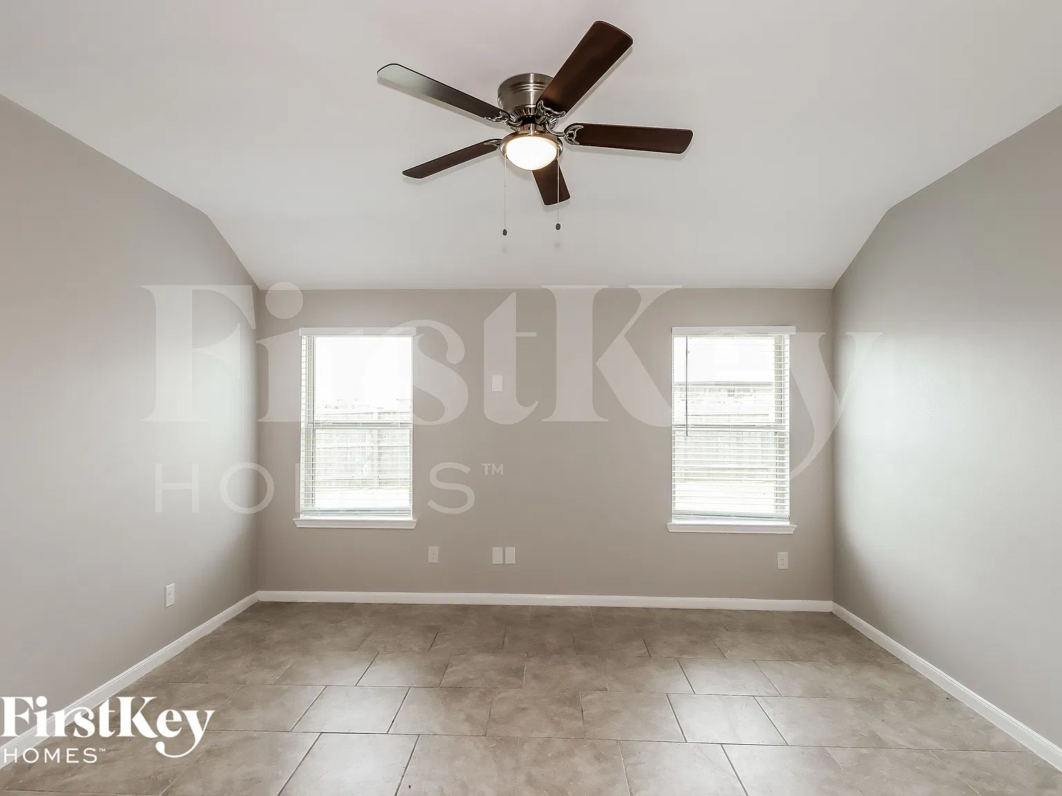 3 bed, 2.0 bath, 1531 sqft, $2,105 — Photo 3
