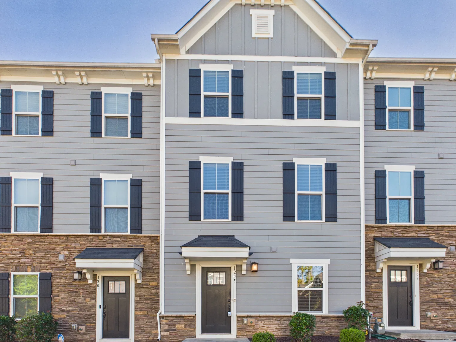 1205 Ashbury St, Charlotte, NC,28216 - 1 — Photo 2