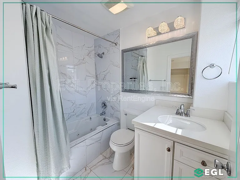 1521 S Hayworth Ave #102 — Photo 14