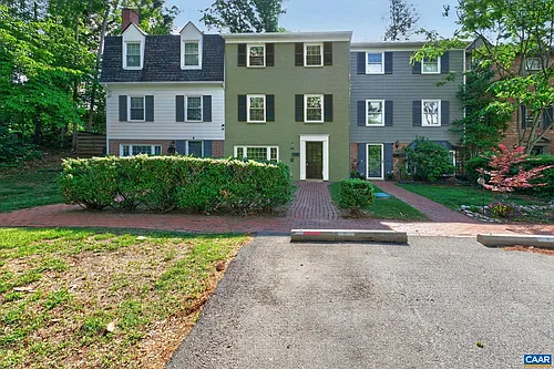 7 Georgetown Grn Photo 1