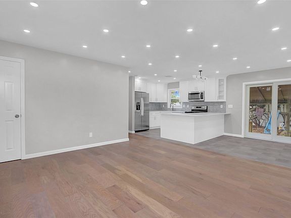 5th image of 34 W 15th St