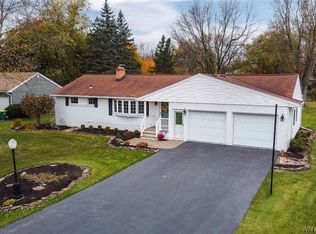 6419 Hamm Rd, Lockport, NY 14094