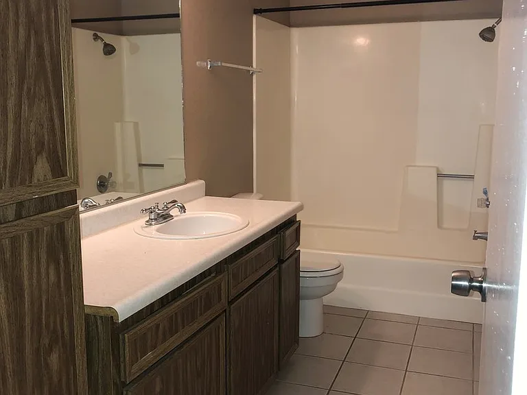 619 W Ridgecrest Blvd — Photo 8