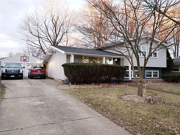 2nd image of 1420 Arthur Dr NW