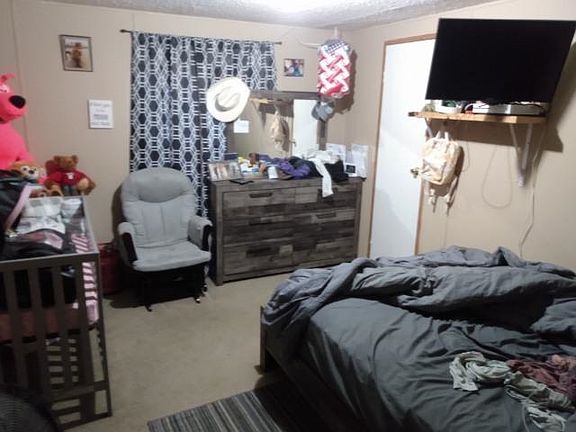 4th image of 37 Miller Country #284