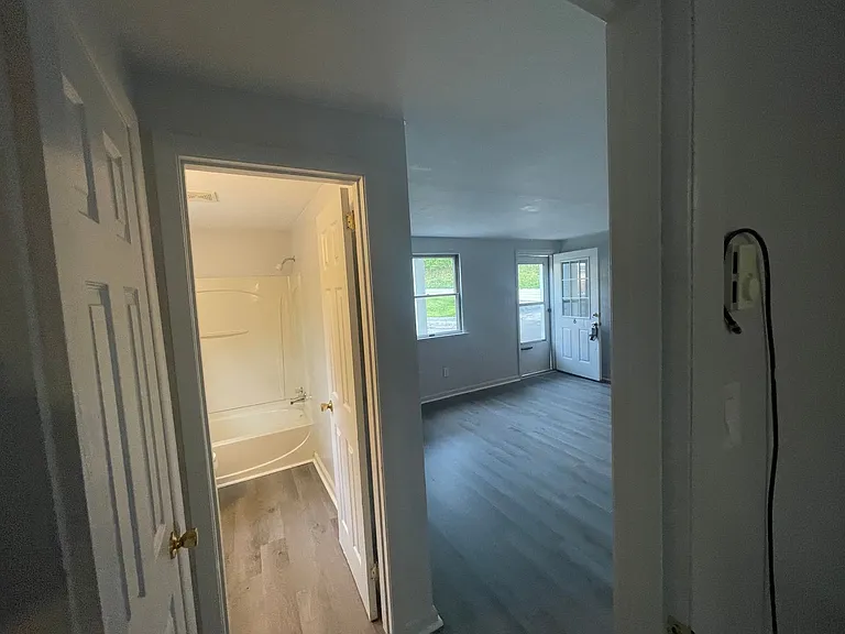 606 Millers Run Rd — Photo 6