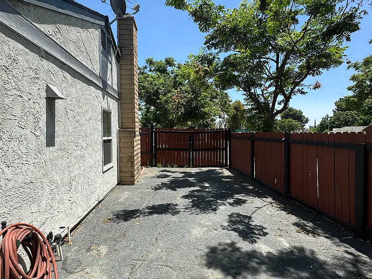 6642 Rosemary Ct — Photo 11