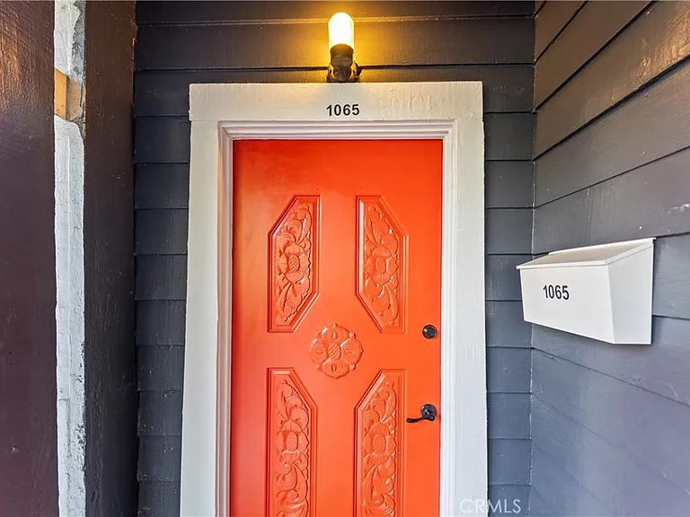 1065 Laguna Ave — Photo 3