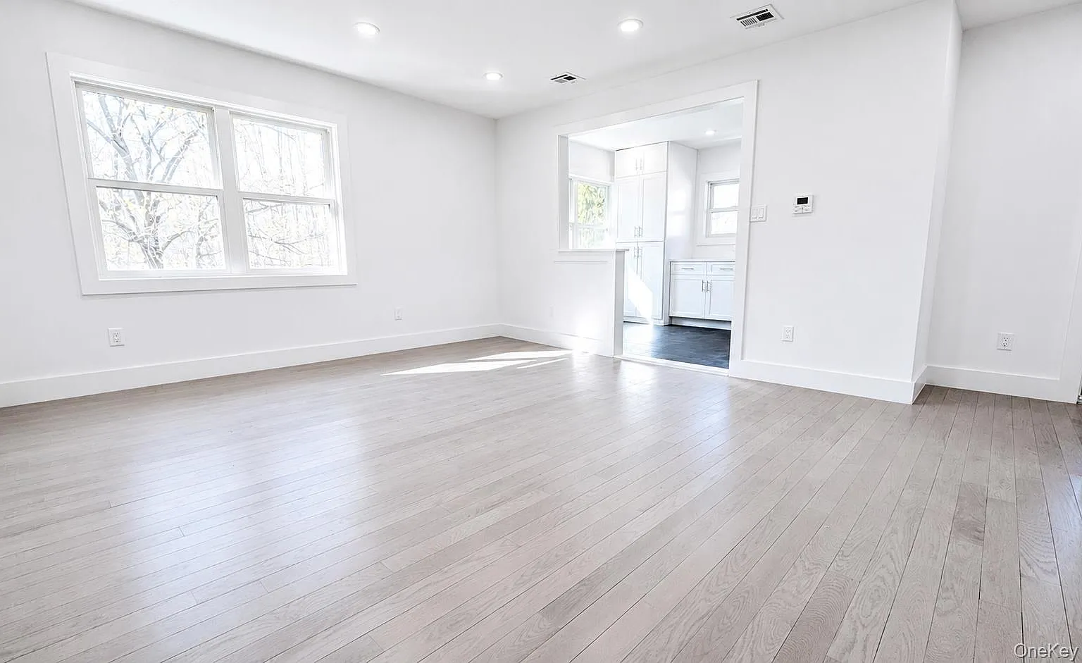2 bed, 1.0 bath, 816 sqft, $3,500 — Photo 4