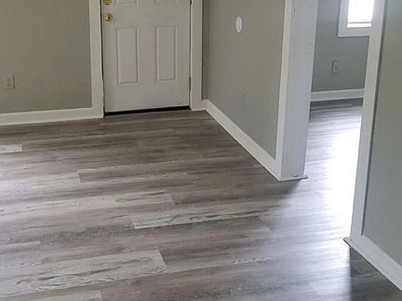 4th image of 1073 Flowers St