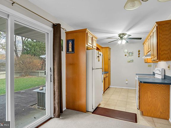 4th image of 133 Winston Dr