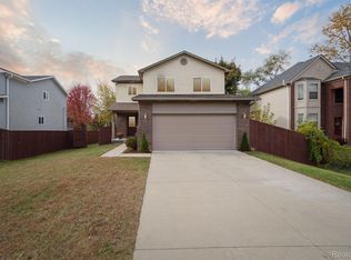 2466 Hessel Ave, Rochester Hills, MI 48307