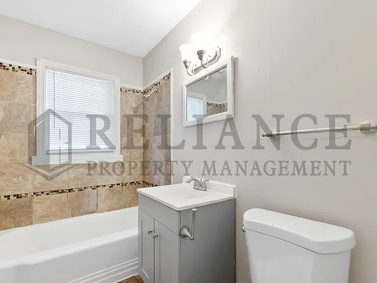 1555 N Northeast Pkwy — Photo 24