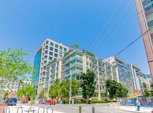 50 Camden St #607-C01, Toronto, ON M5V 3N1