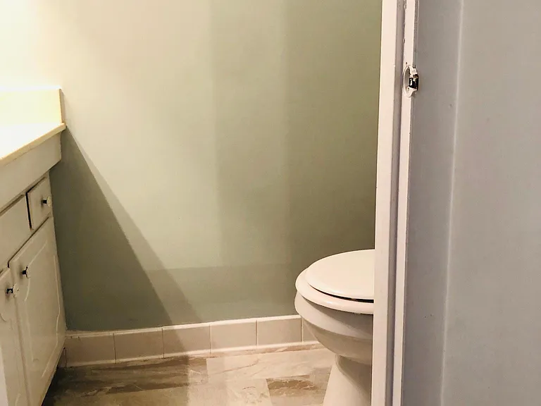 1/2 Bath