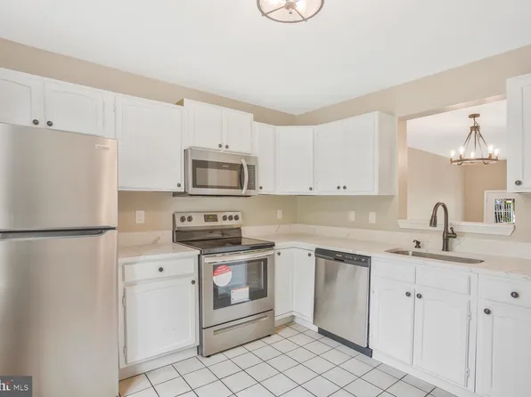 47 Kings Wharf Pl, Waldorf, MD 20602