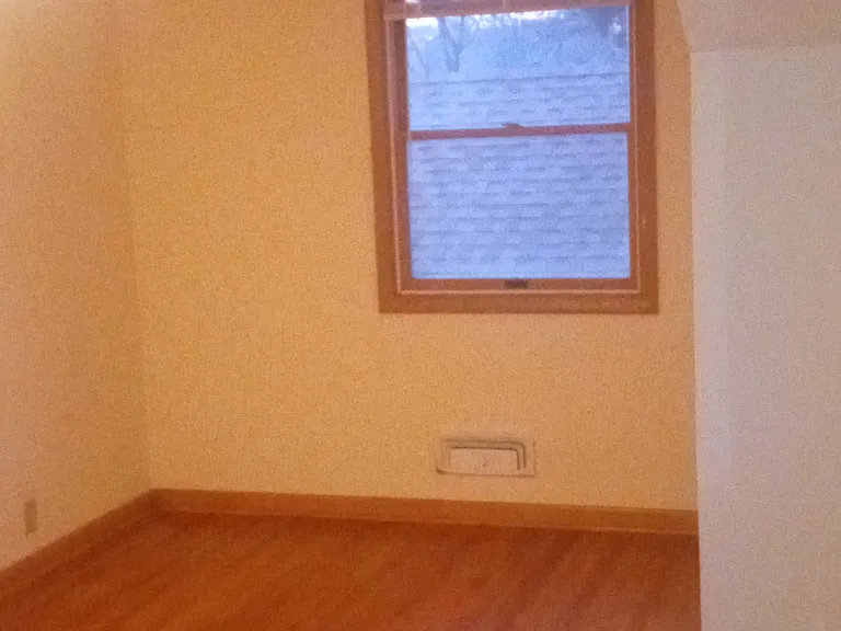 517 S 6th St — Photo 22