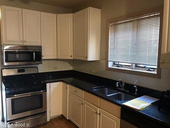 2nd image of 1022 N Wood St #1427