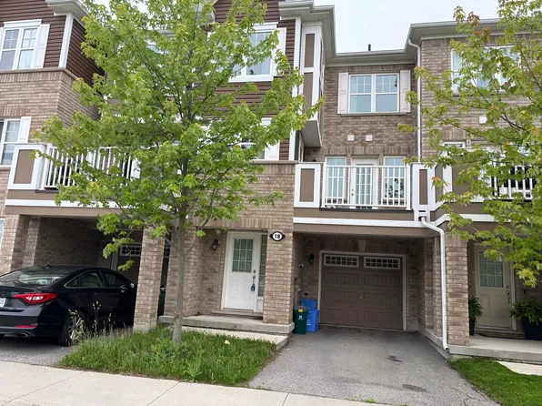 22 Spring Creek Dr #18, Hamilton, ON L8B 1V7