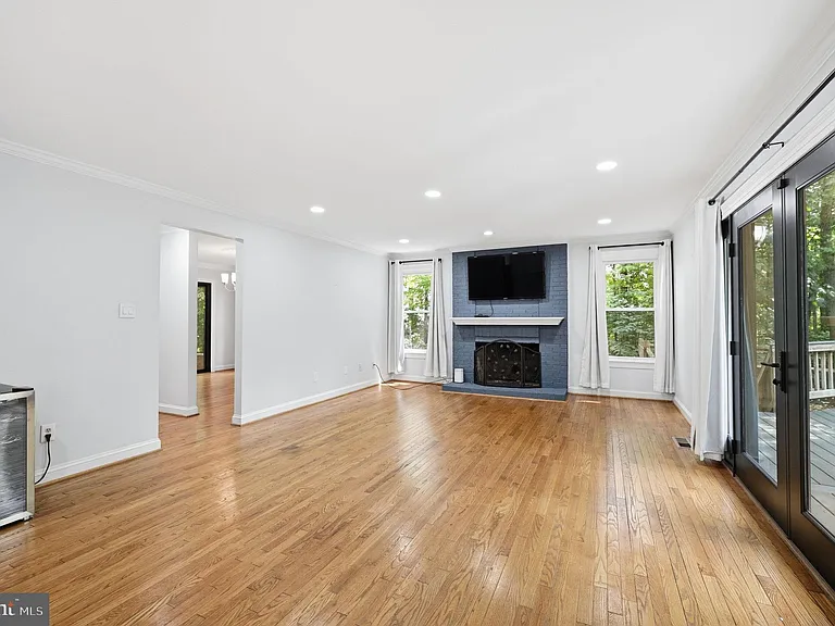 5610 Cavalier Woods Ln — Photo 12