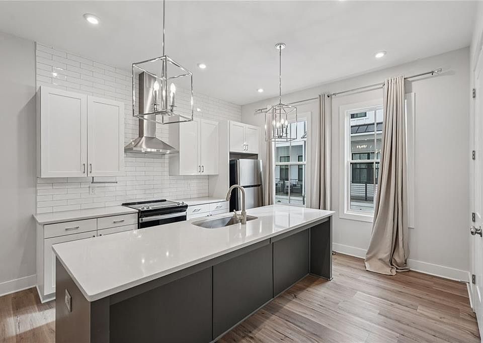 1st image of 193 Chestnut Cir #38
