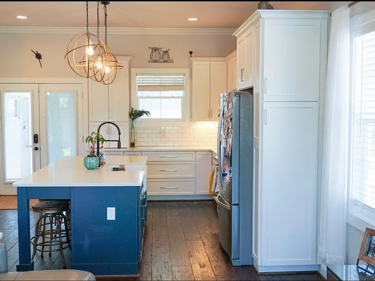 948 W Greenwood Ave — Photo 3