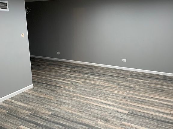 2nd image of 6018 Old Creek Ln
