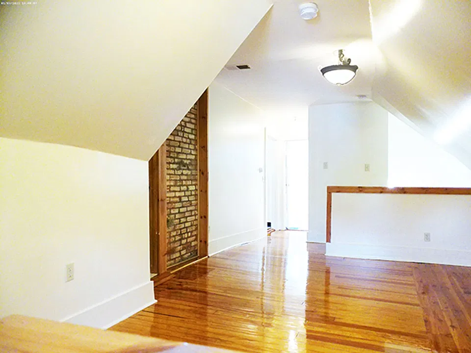 Building Photo 5