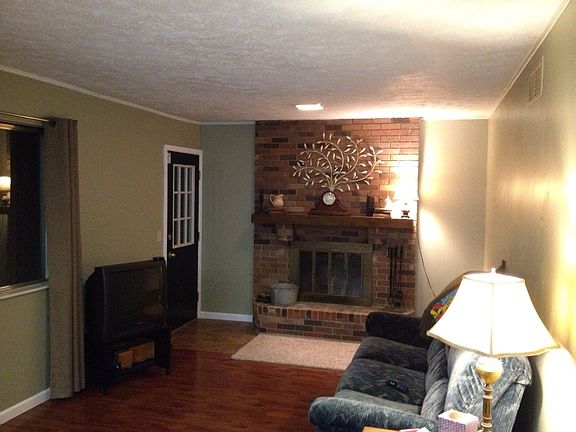 5th image of 3400 Cherry Hill Dr