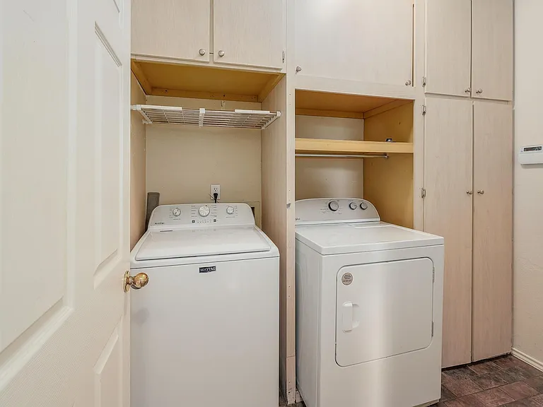 9401 Caracas Dr — Photo 28