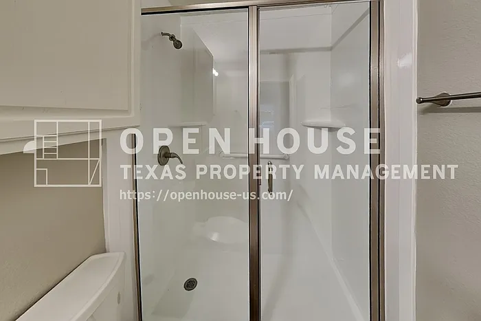 1523 Warwick Dr — Photo 17