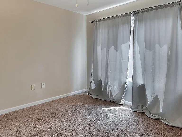 9817 N Clarendon Ave — Photo 17