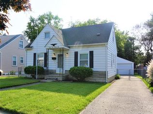 4195 Filbert St, Wayne, MI 48184