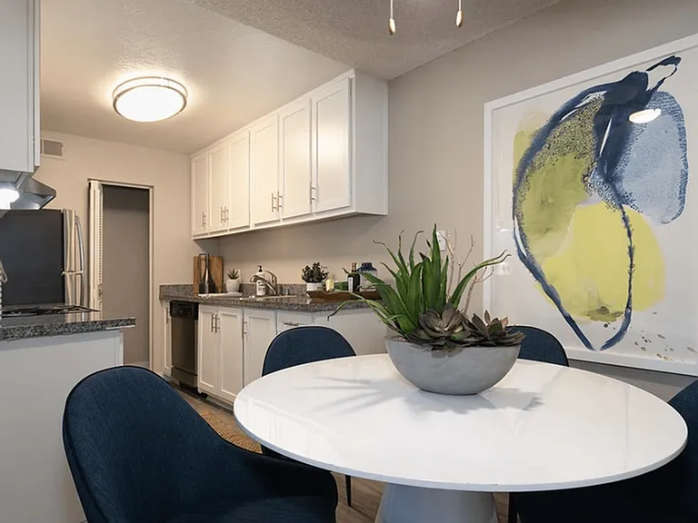Apex Model Dining Room