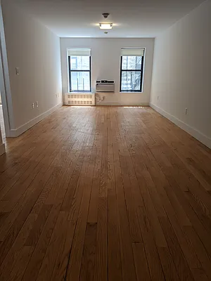 Rented by Arwell Realty | media 21