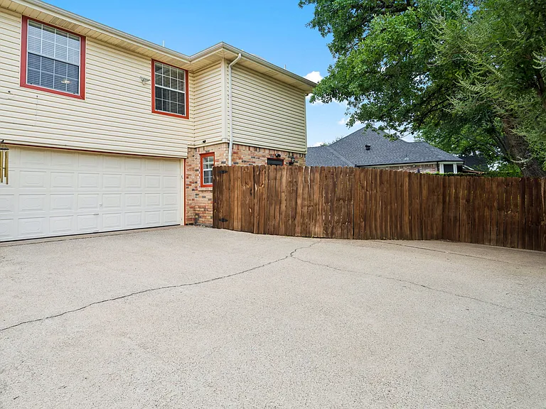1417 Danielle Dr — Photo 25